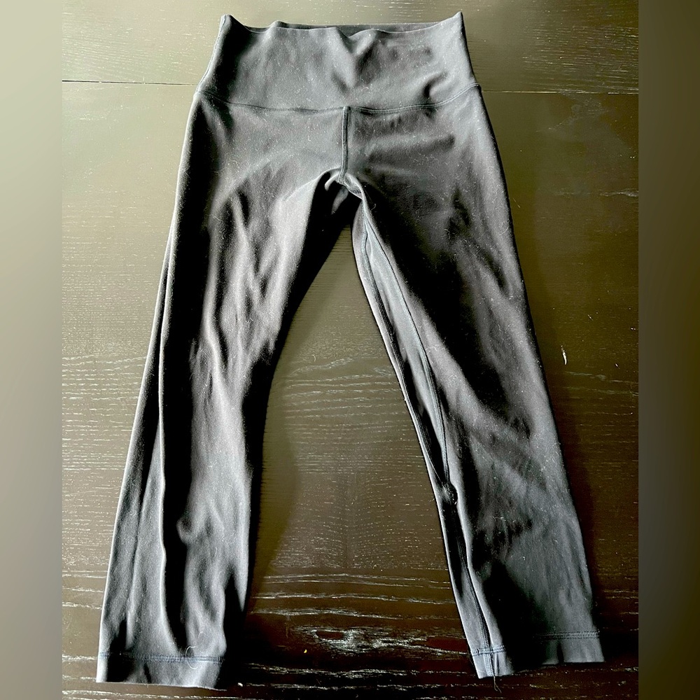 LULULEMON ALIGN CAPRI LEGGINGS - GREAT CONDITION